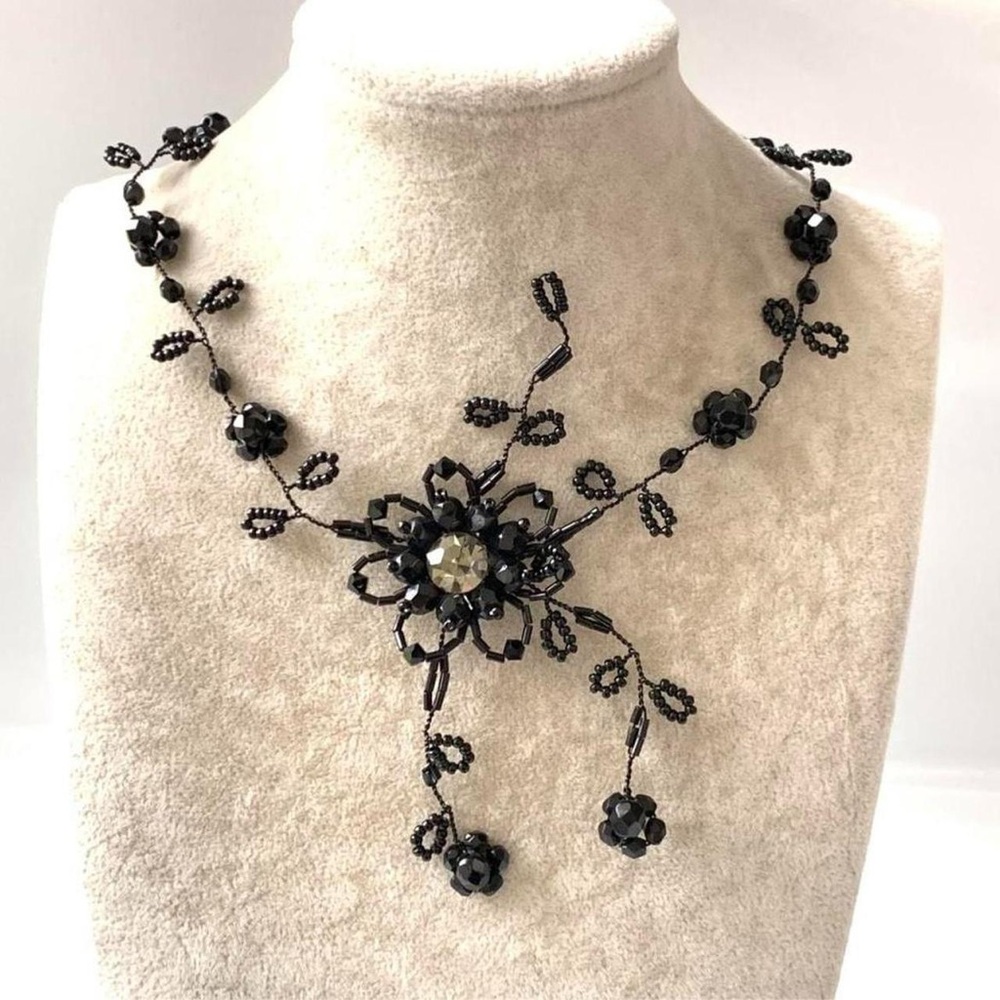 Fairy goth Black beaded flower necklace y2k